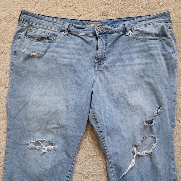 Torrid Crop Boyfriend Distressed Light Blue Women's Jeans - Picture 3 of 5